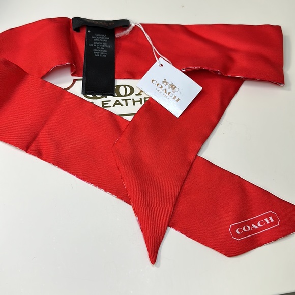 NWT Coach Signature Scarf Red Tones - Picture 4 of 6